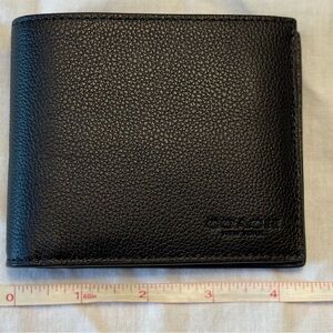 NWOT Coach Pebbled Black Leather Men’s Wallet